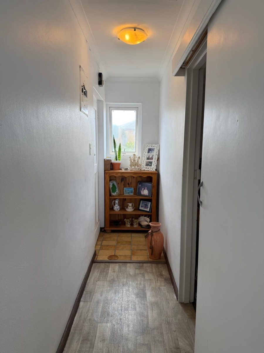 1 Bedroom Property for Sale in Van Riebeeckstrand Western Cape